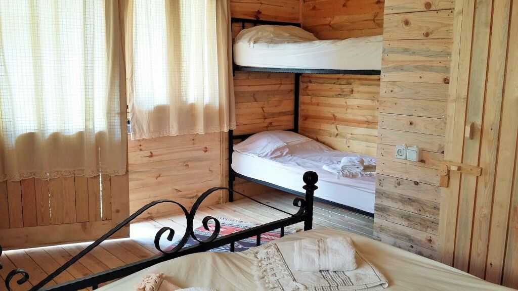 Тургутрейс: Pitos Bungalows