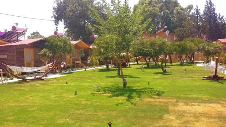 Тургутрейс: Pitos Bungalows
