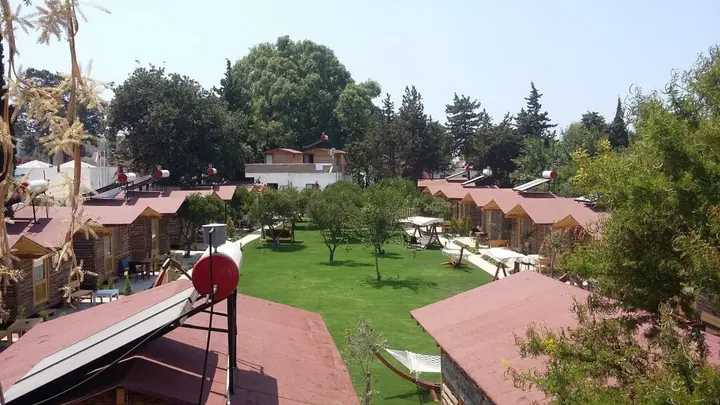 Тургутрейс: Pitos Bungalows