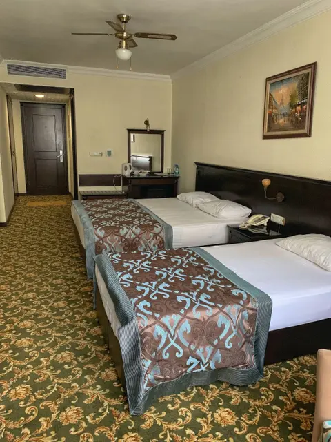 Эдремит: Omur Hotel