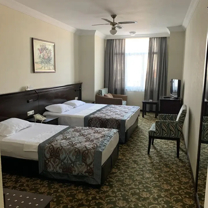 Эдремит: Omur Hotel