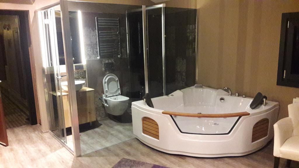 Сайл: Velena Hotel