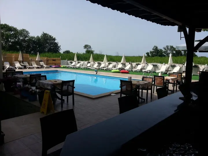 Сайл: Velena Hotel