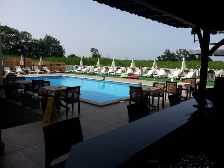Сайл: Velena Hotel