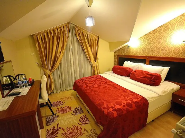 Сайл: Velena Hotel