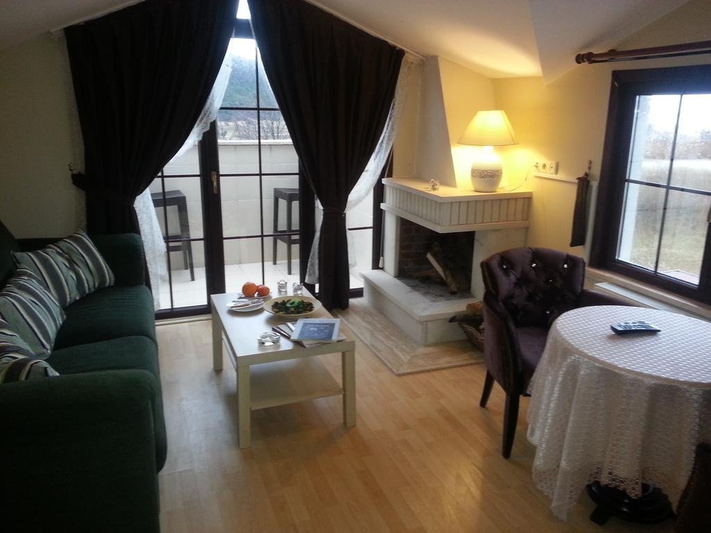 Сайл: Velena Hotel