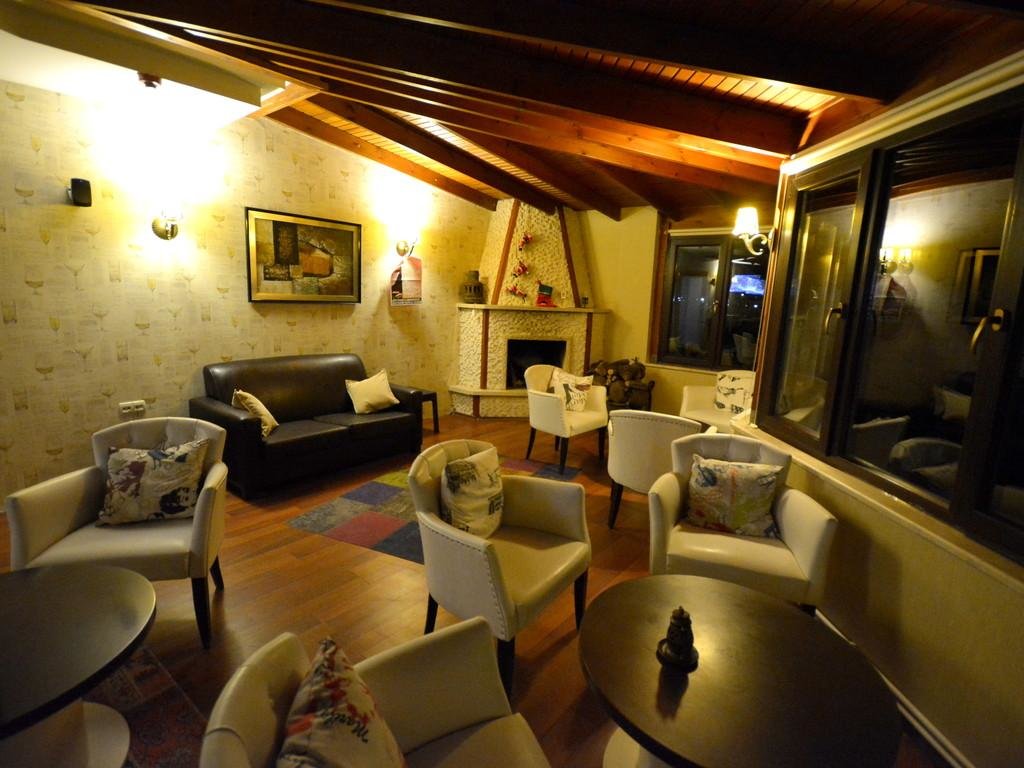 Сайл: Velena Hotel