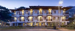 Акьяка: Summer Otel