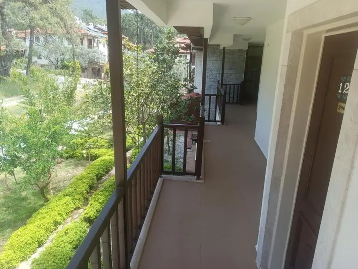 Акьяка: Summer Otel