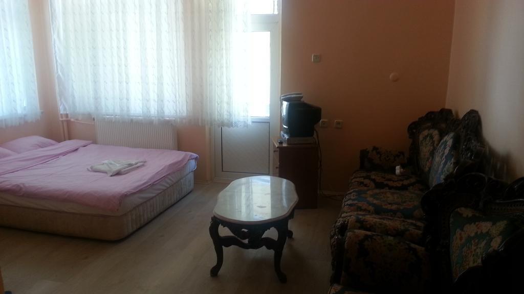 Тюркели: Saymoz Hotel