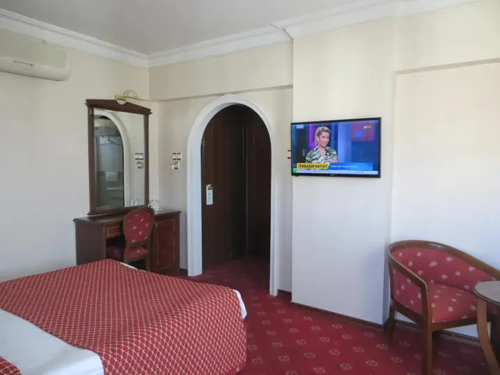 Ozilhan Hotel — фото 1