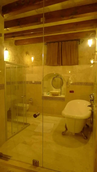 Гёреме: King Cave Hotel by Traveller's