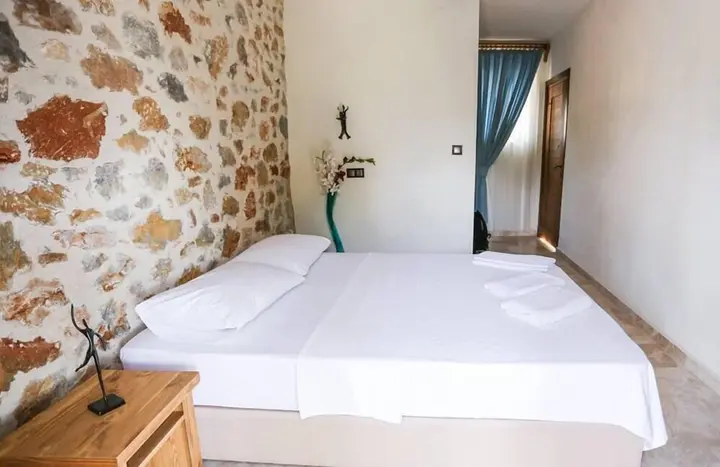 Гокова: Ucurtma Hotel