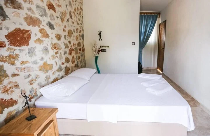 Гокова: Ucurtma Hotel