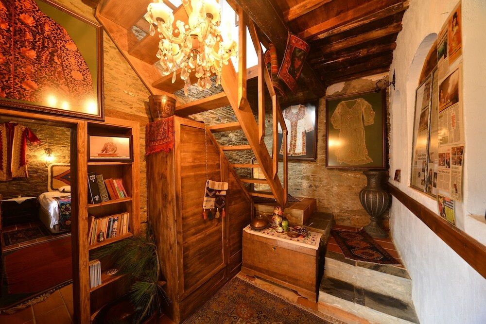 Шириндже: Sihirbazın Evi