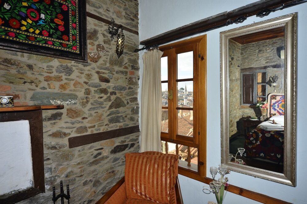 Шириндже: Sihirbazın Evi