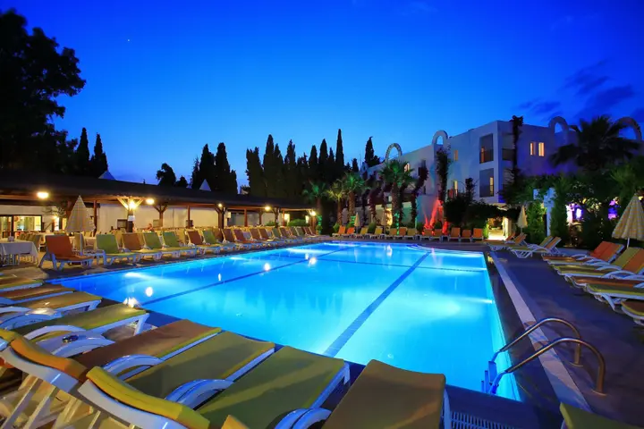 Битез: Natur Garden Hotel