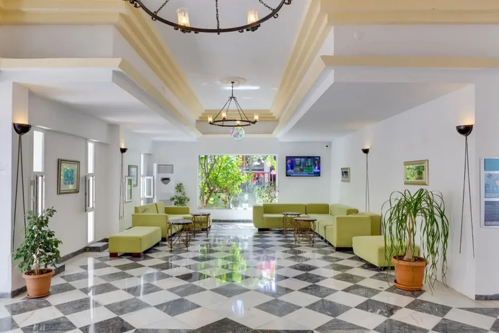 Битез: Natur Garden Hotel