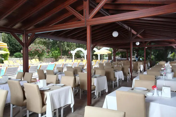 Битез: Natur Garden Hotel