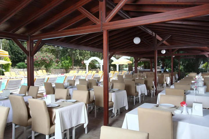 Битез: Natur Garden Hotel