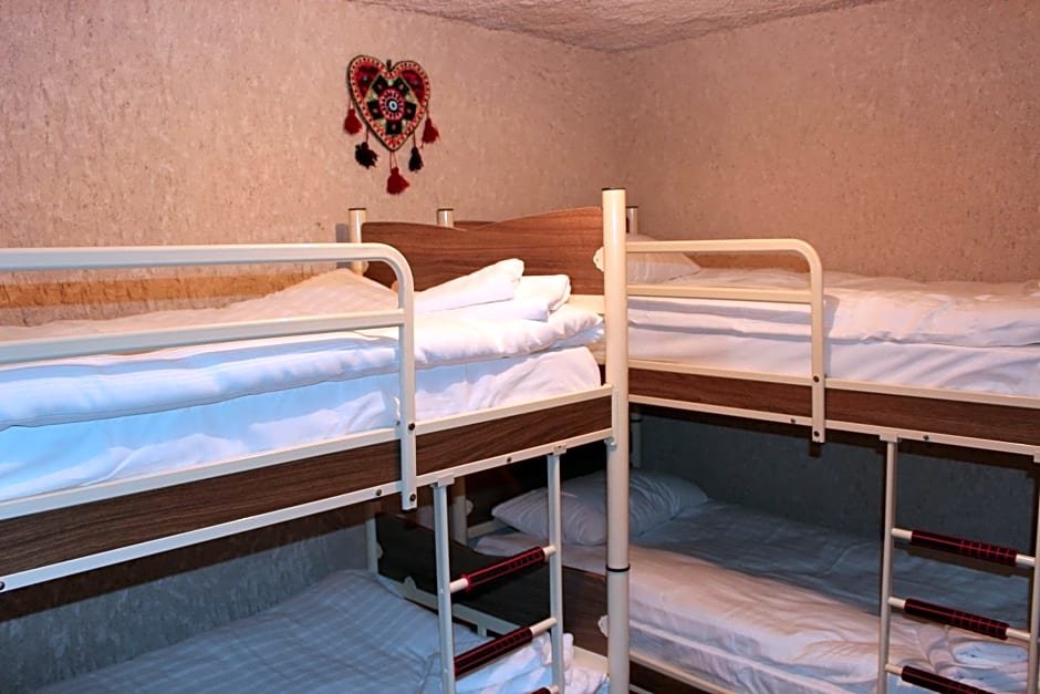 Stay In Peace Cave Hostel — фото 4