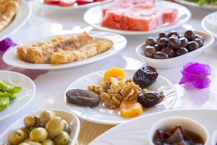 Кумлюбюк: Söğüt ada pansiyon