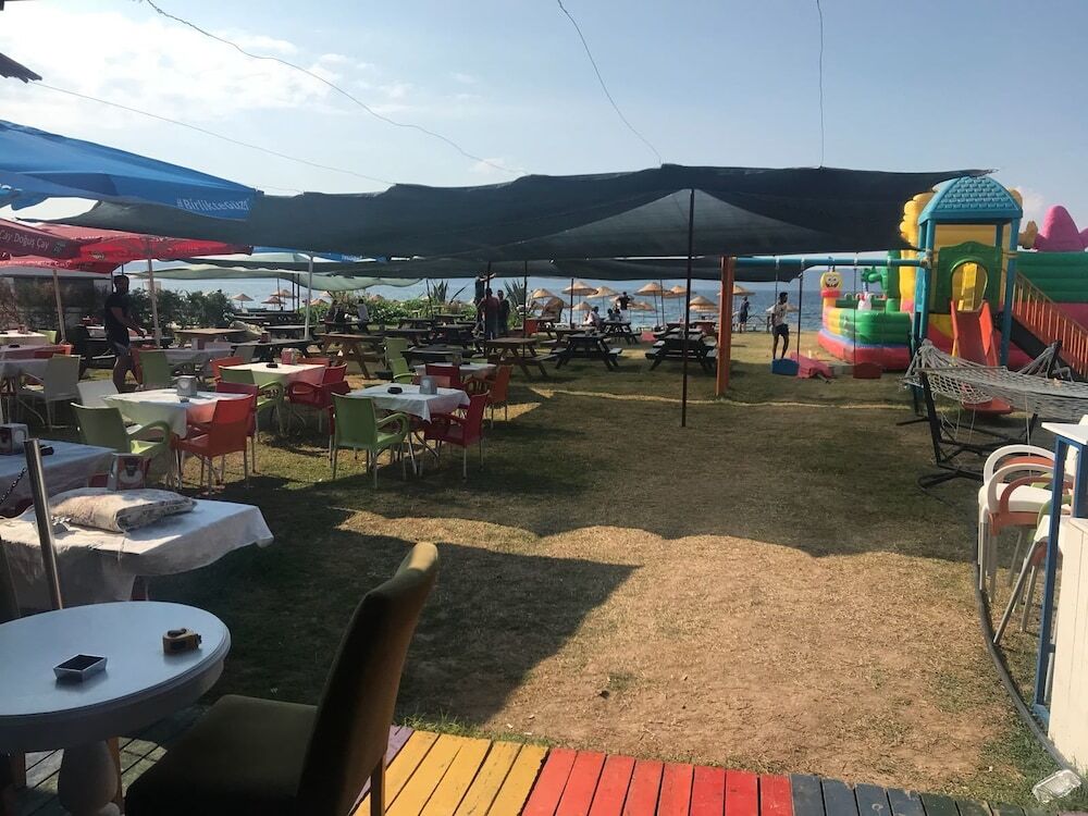 Гузеляли: Mola Camping