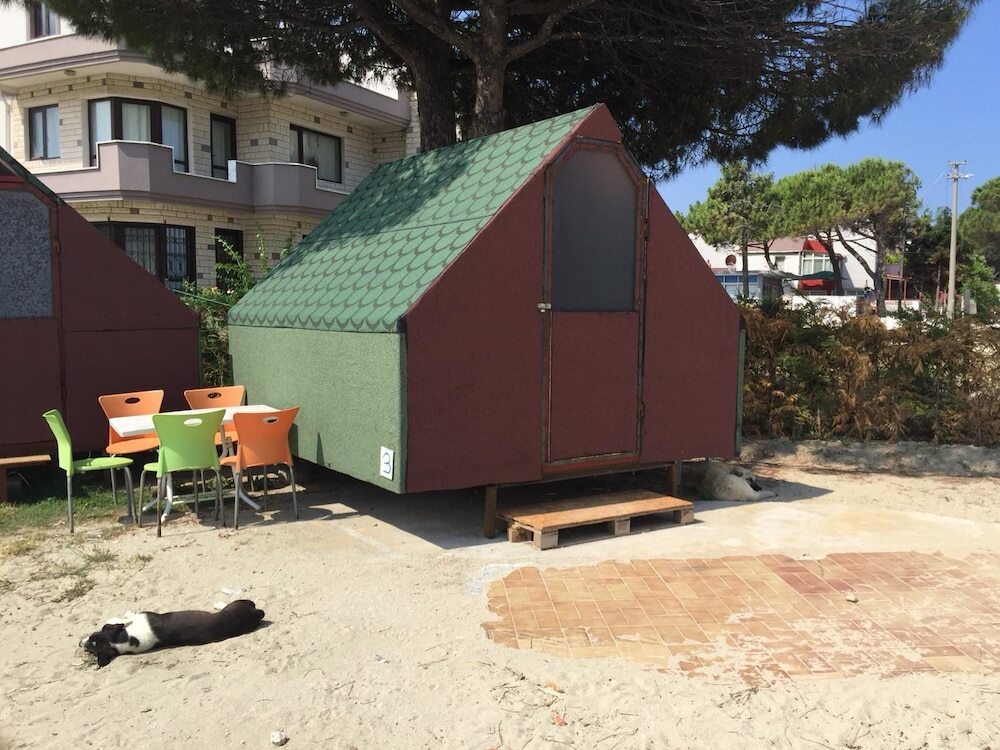 Гузеляли: Mola Camping