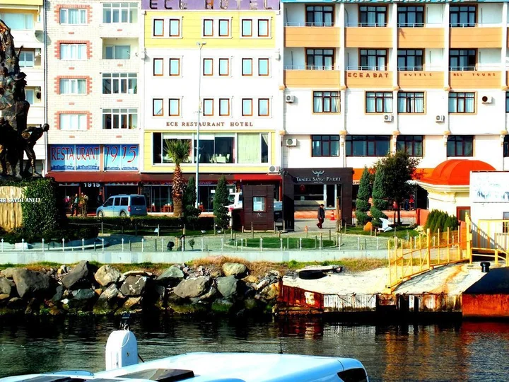 Эджеабат: Ece Hotel