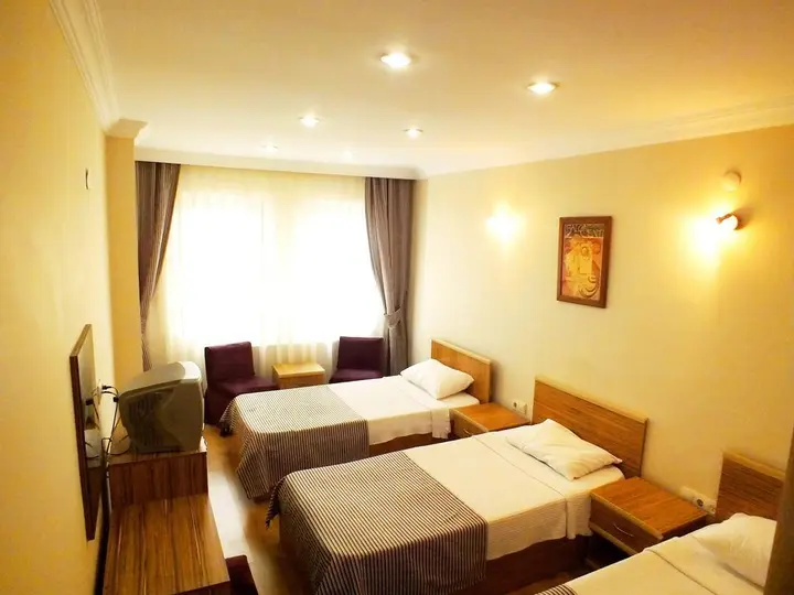 Эджеабат: Ece Hotel