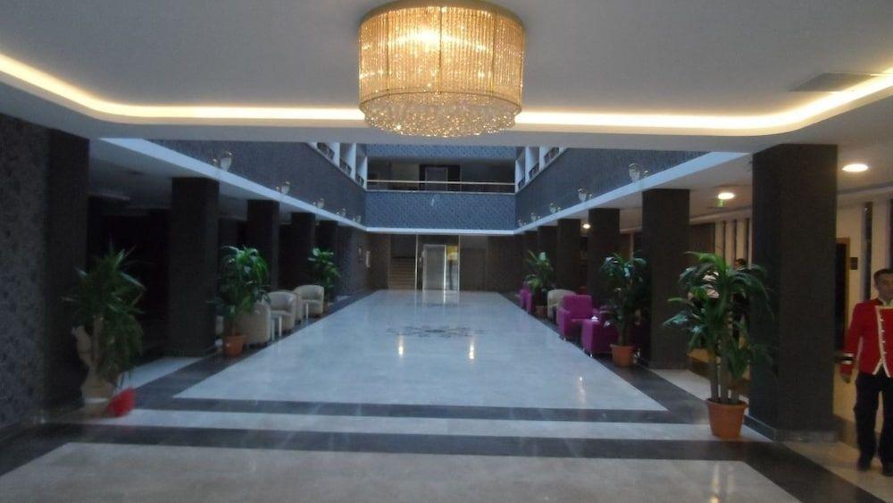 Grand Berti Hotel — фото 2