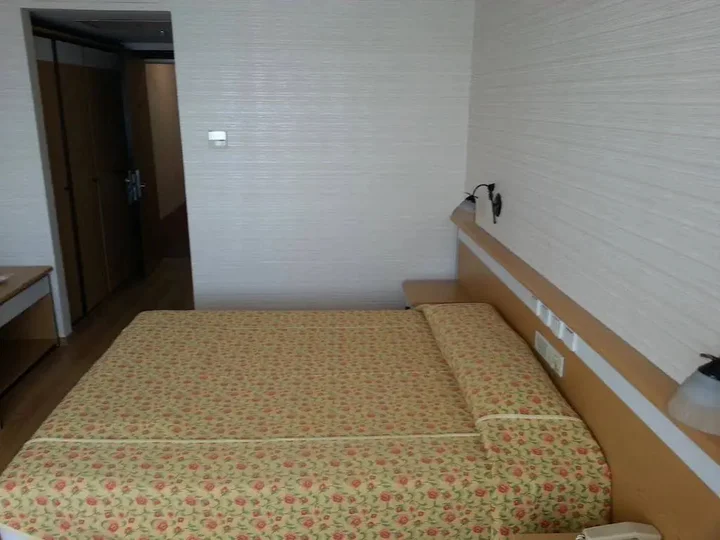 Измир: Dokuz Eylul Hotel