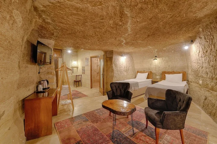 Гёреме: Avlu Cave House