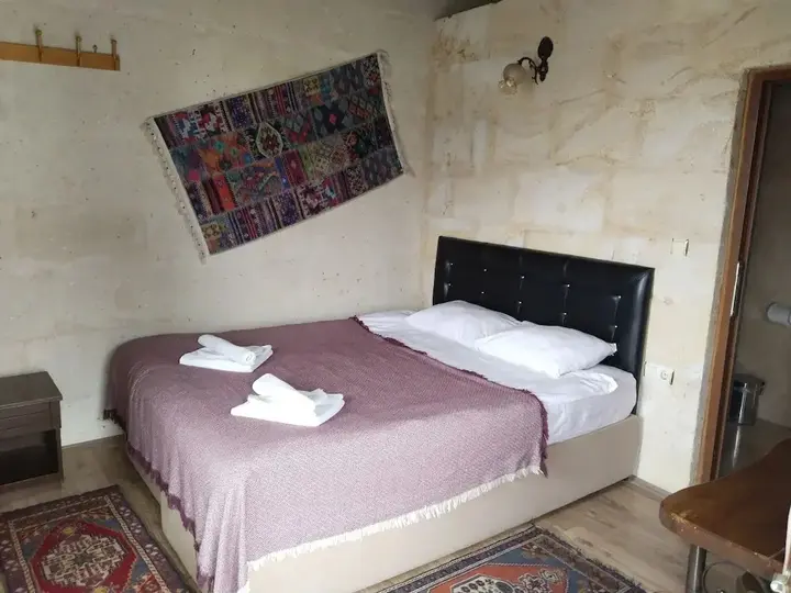 Гёреме: Avlu Cave House