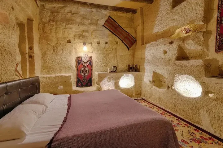 Гёреме: Avlu Cave House