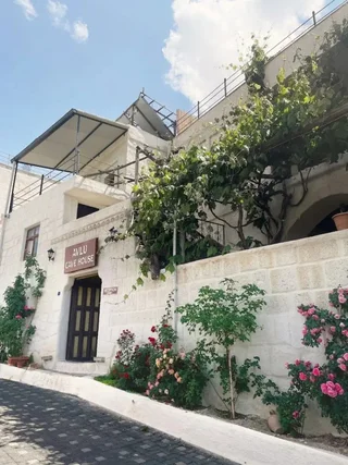 Гёреме: Avlu Cave House