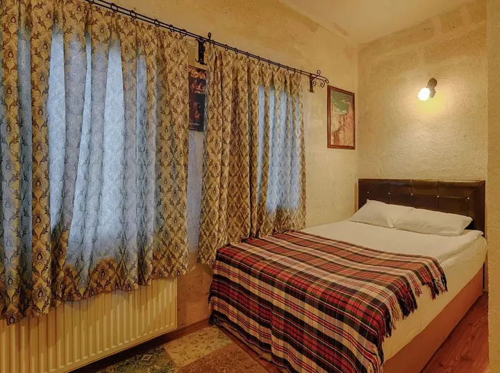 Гёреме: Avlu Cave House