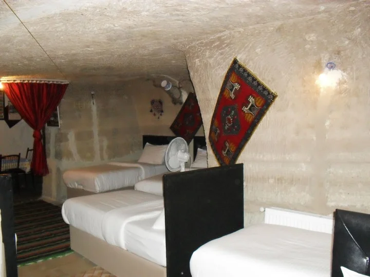 Гёреме: Avlu Cave House