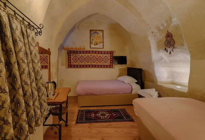 Гёреме: Avlu Cave House