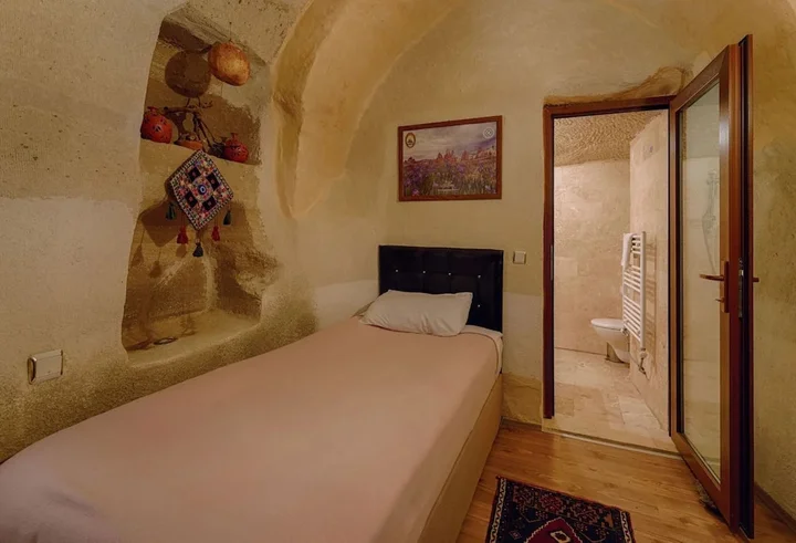 Гёреме: Avlu Cave House