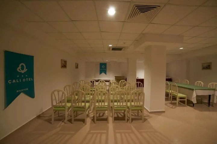 Бозуюк: Cali Hotel