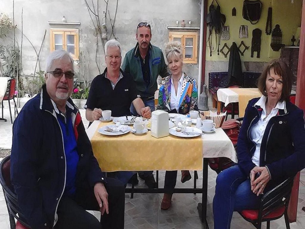 Кушадасы: Sezgins Pension