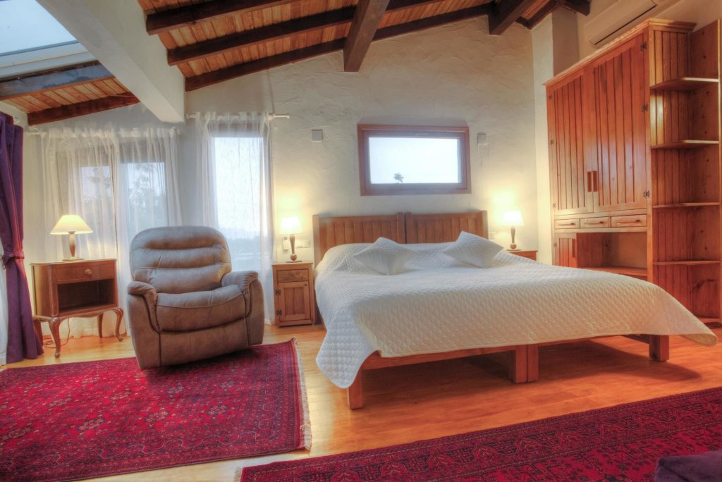Киразли: Ephesus Lodge