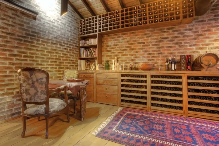 Киразли: Ephesus Lodge