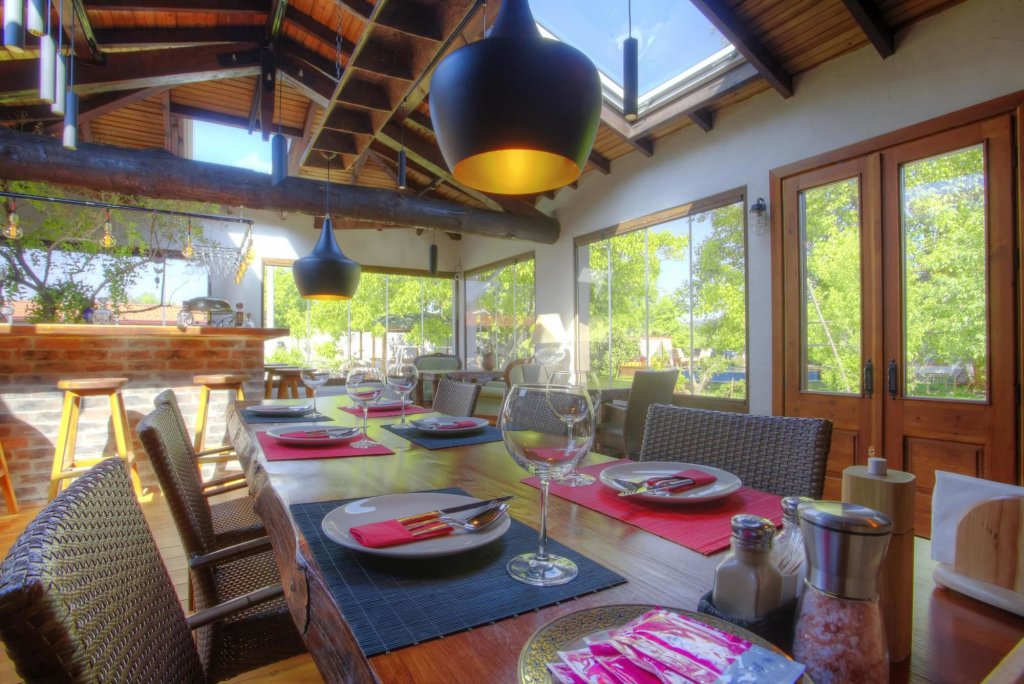 Киразли: Ephesus Lodge