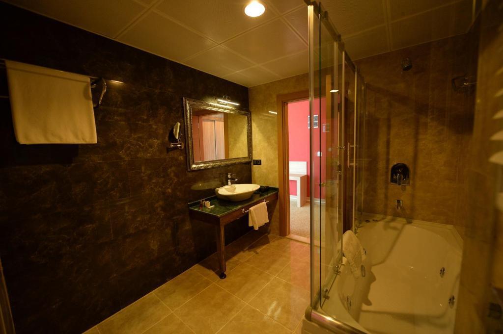 Самсун: Neba Royal Hotel