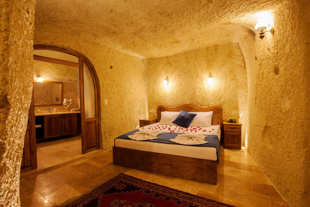 Мустафапаша: Magic Cave House