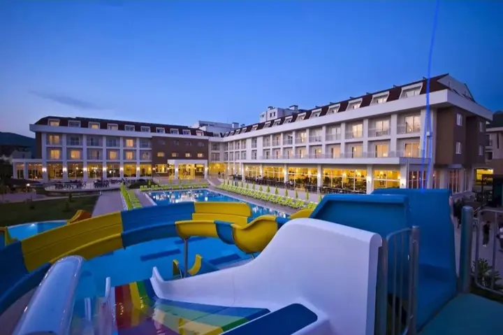 Чамьюва: White Lilyum Hotel