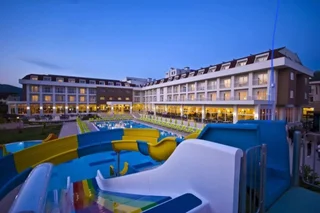 Чамьюва: White Lilyum Hotel