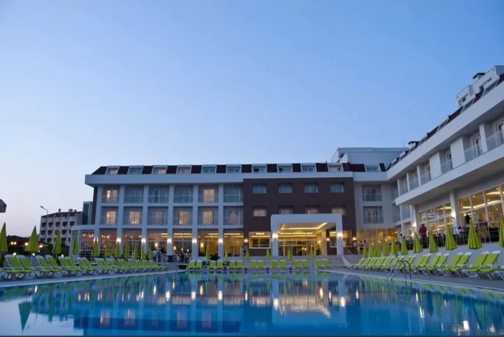 Чамьюва: White Lilyum Hotel
